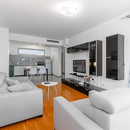 App 2 Apartment Novigrad  ภายนอก รูปภาพ